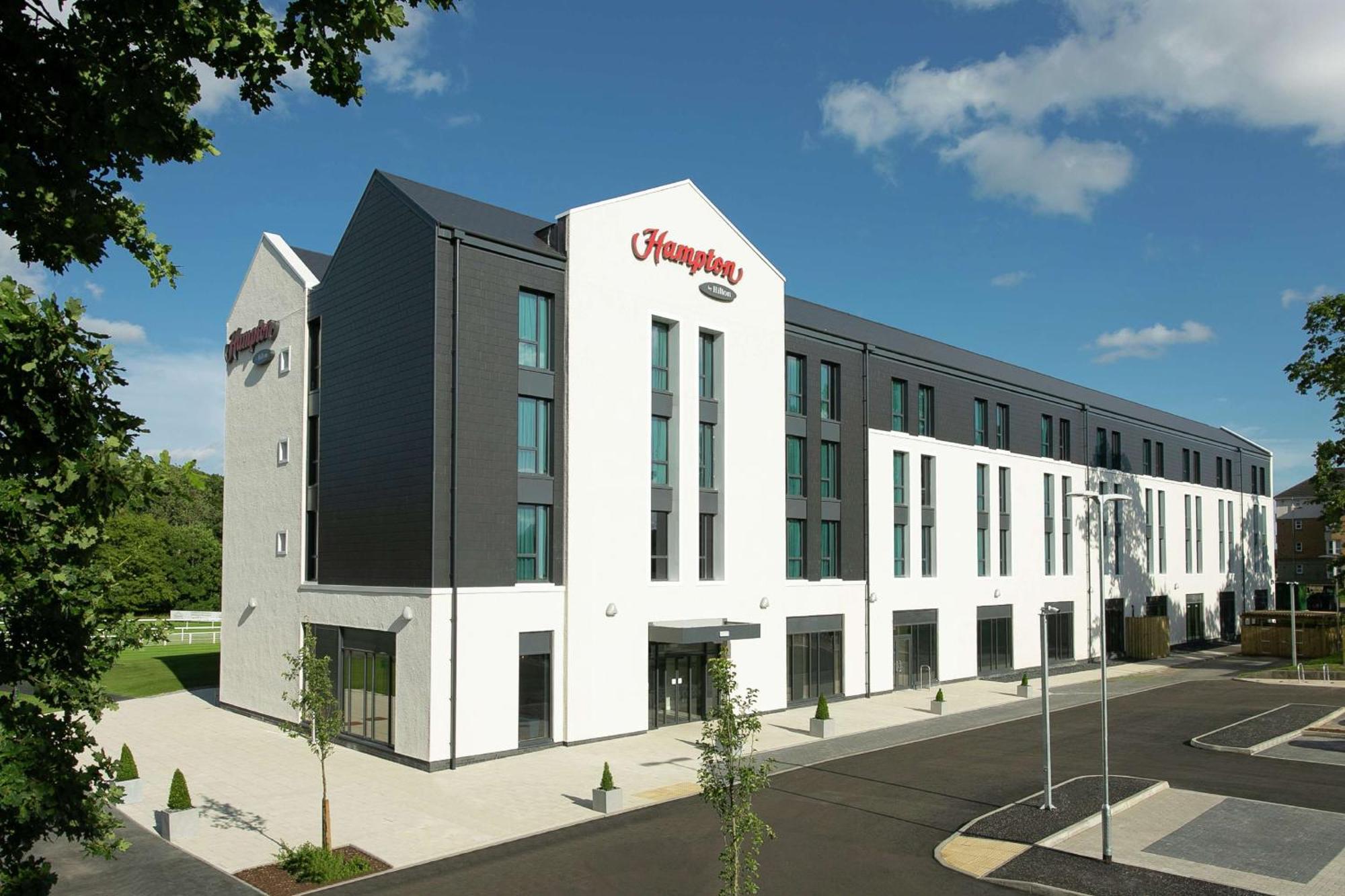 Hampton By Hilton Hamilton Park Hotel Exterior photo